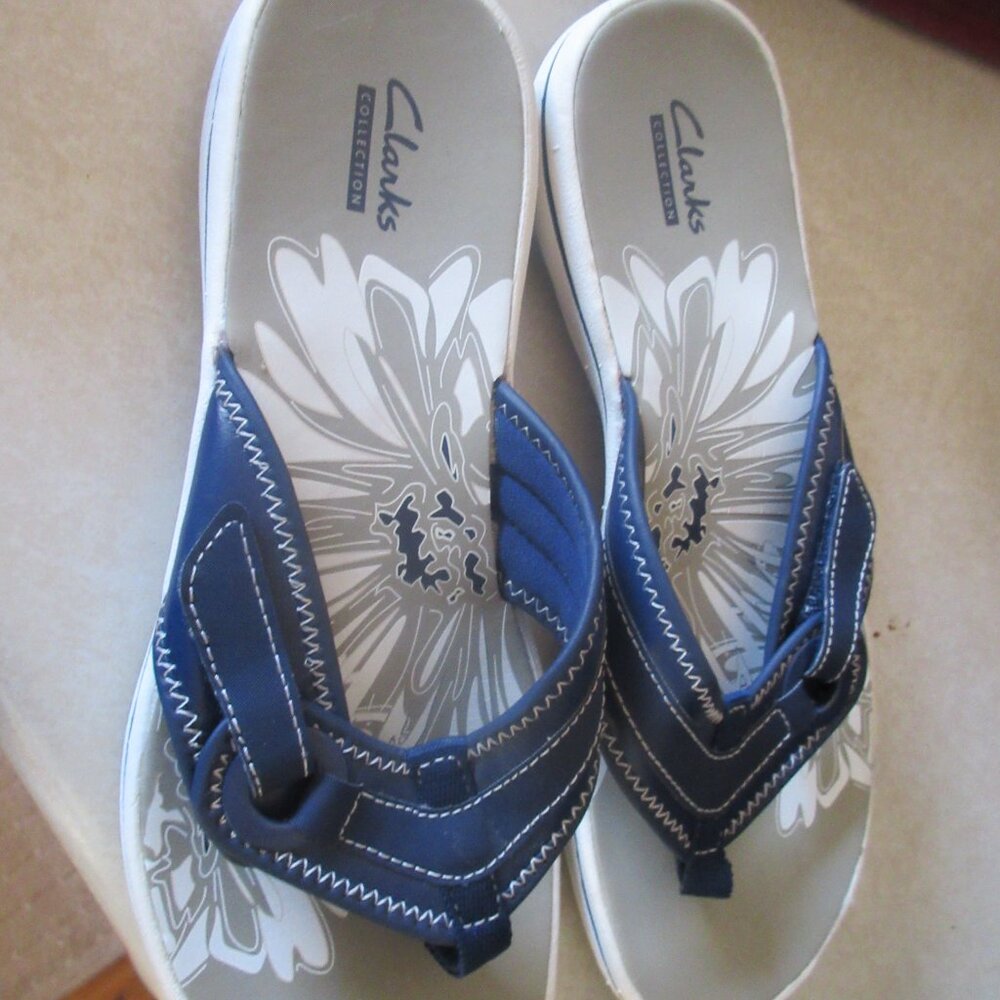Clarks Women's Brinkley Keely Flip-Flop navy casual comfort toe sandals 8 m - Picture 3 of 6